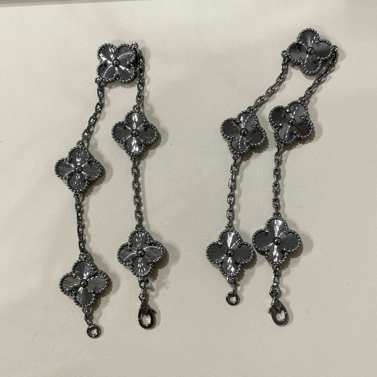 [Royal JEWELRY]CLOVER 5 MOTIF BLACK BRACELET