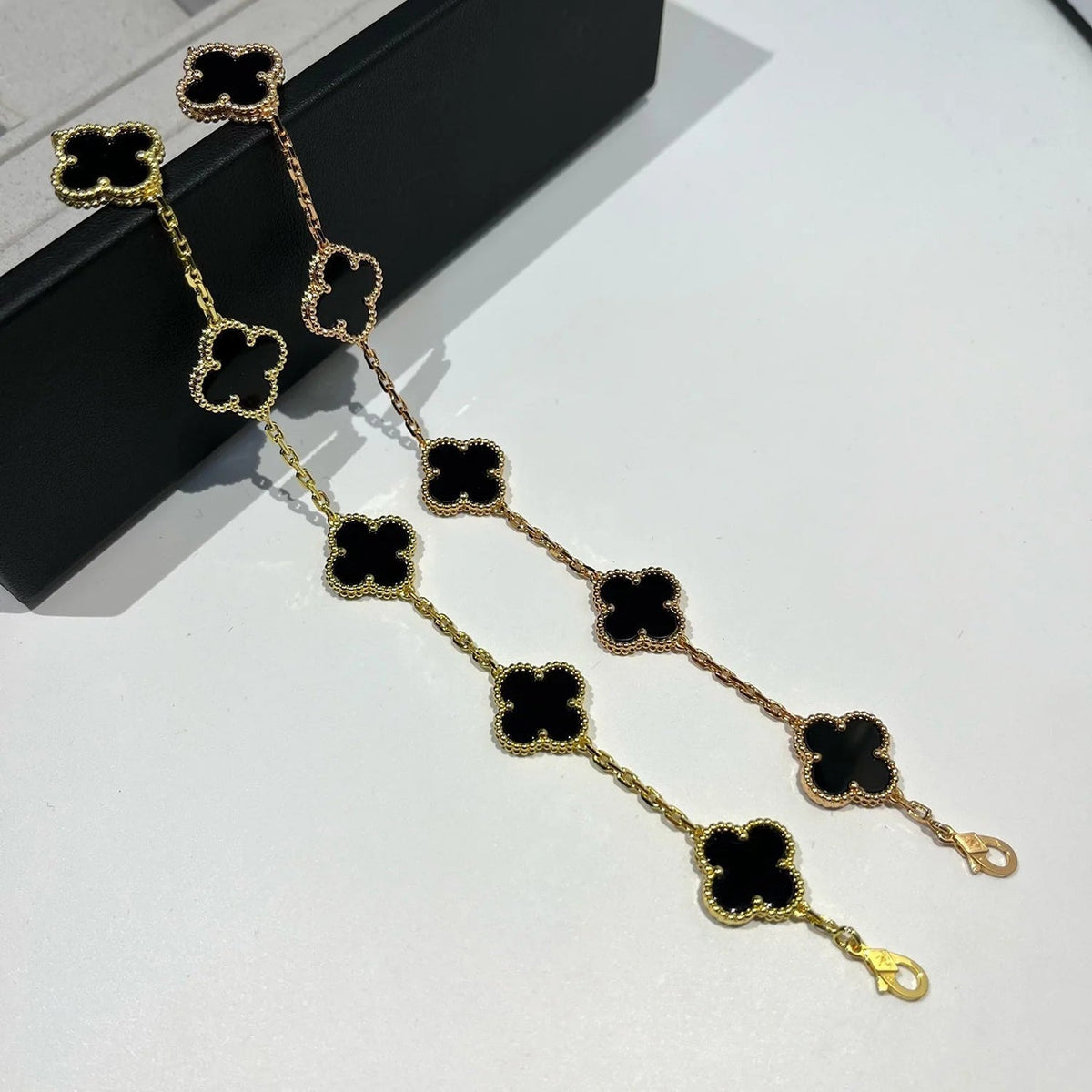 [Royal Jewellery] CLOVER 5 MOTIF ONYXS BRACELET COLLECTION