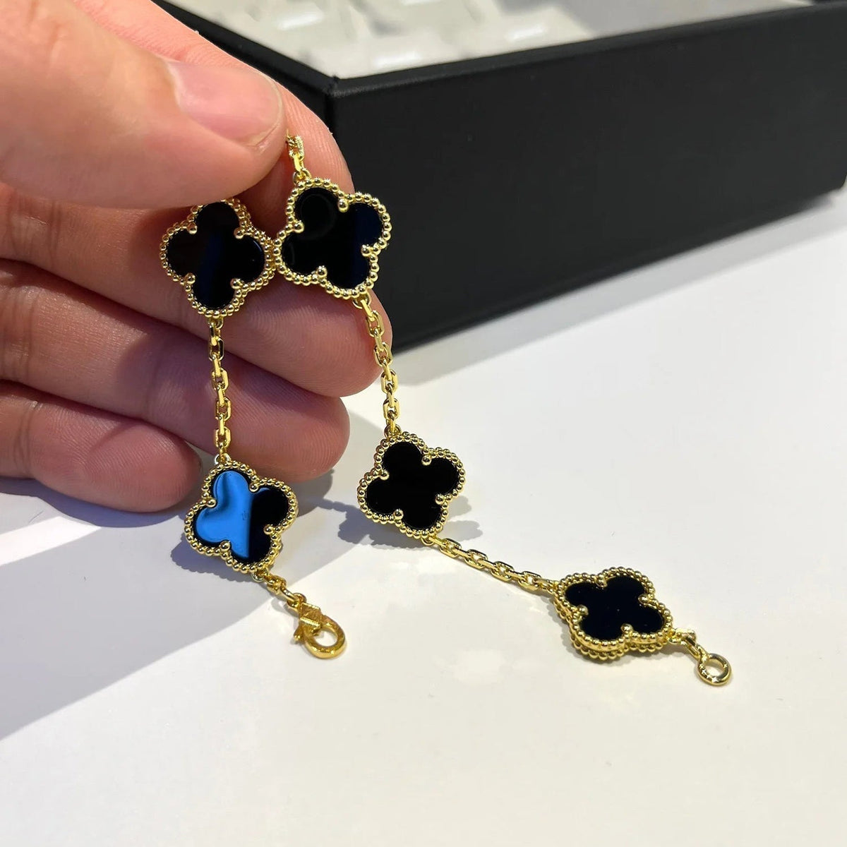 [Royal Jewellery] CLOVER 5 MOTIF ONYXS BRACELET COLLECTION