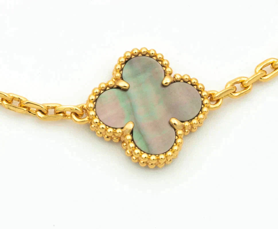 [Royal Jewellery] CLOVER 5 MOTIF GRAY MOP BRACELET COLLECTION