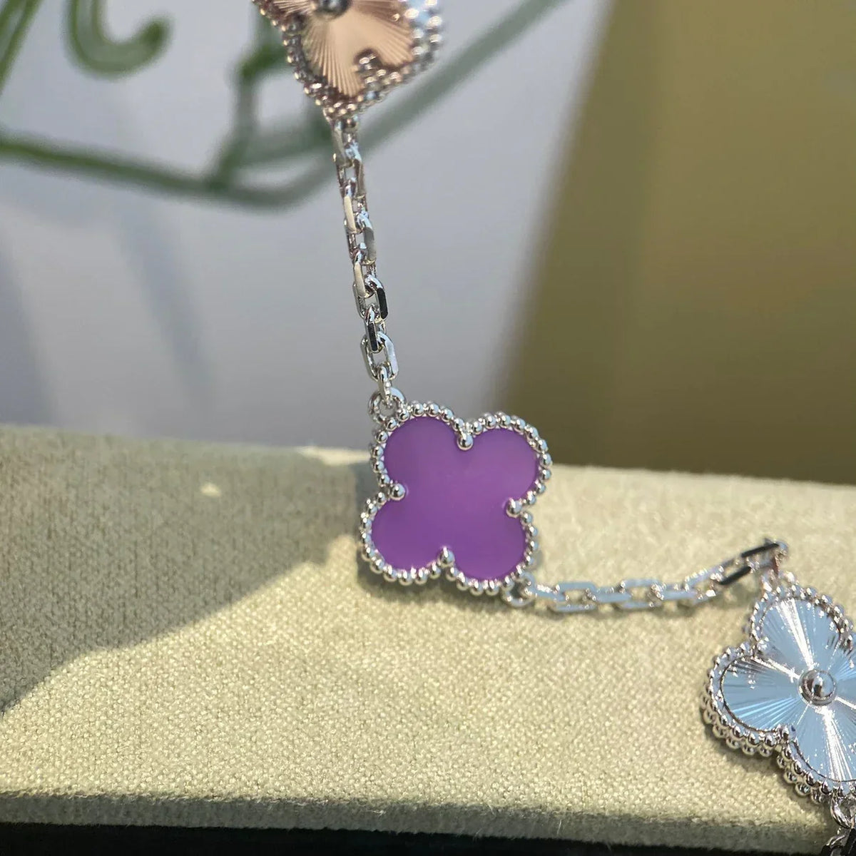 [Royal Jewellery] CLOVER 5 MOTIF VIOLET BRACELET COLLECTION