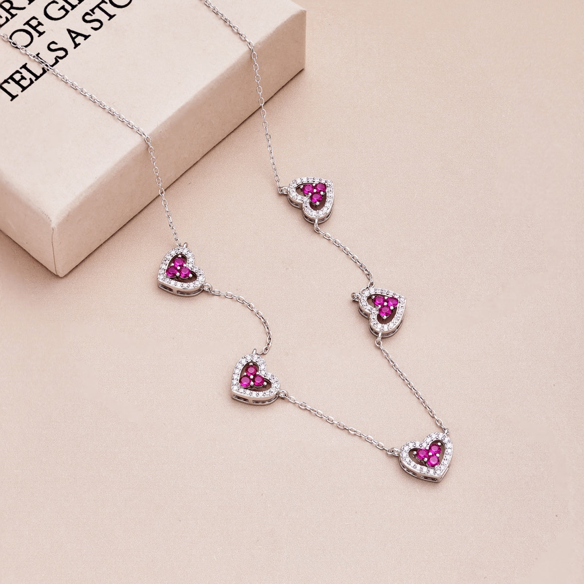 [Royal Jewellery]Sparkling Five Heart Necklace