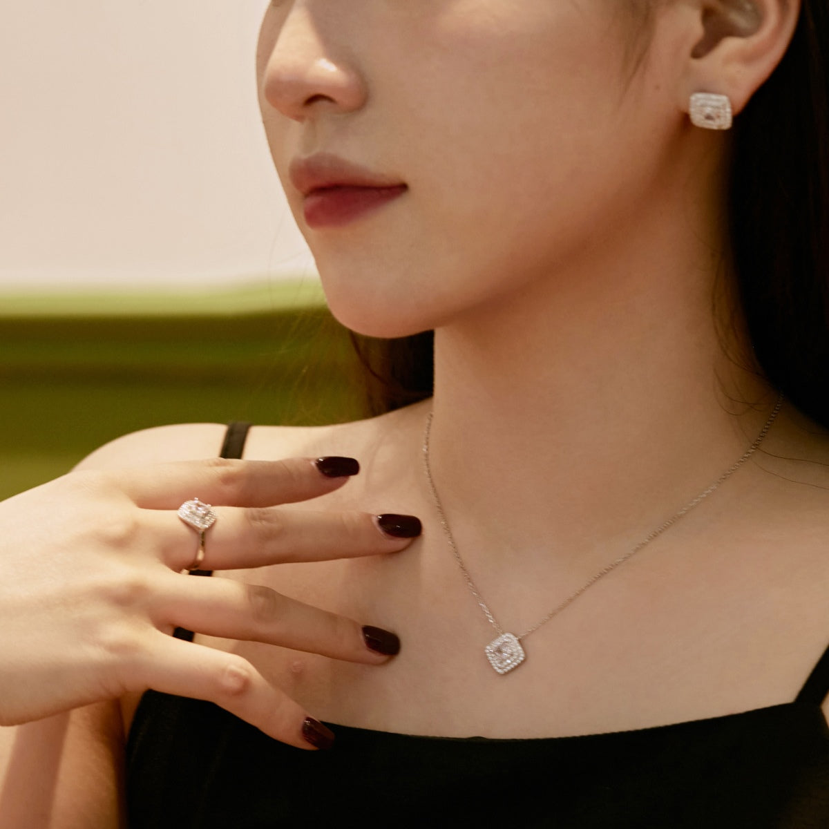[Royal Jewellery]Sparkling Asscher Cut Necklace