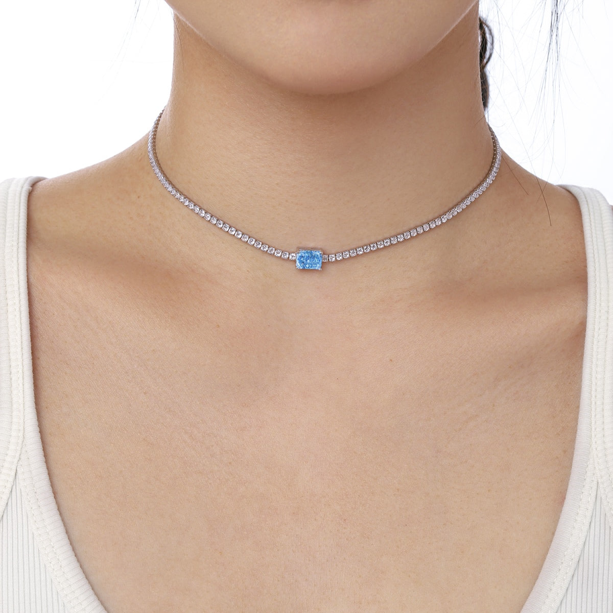 [Royal Jewellery]2.0 carat Ornate Emerald Cut Necklace