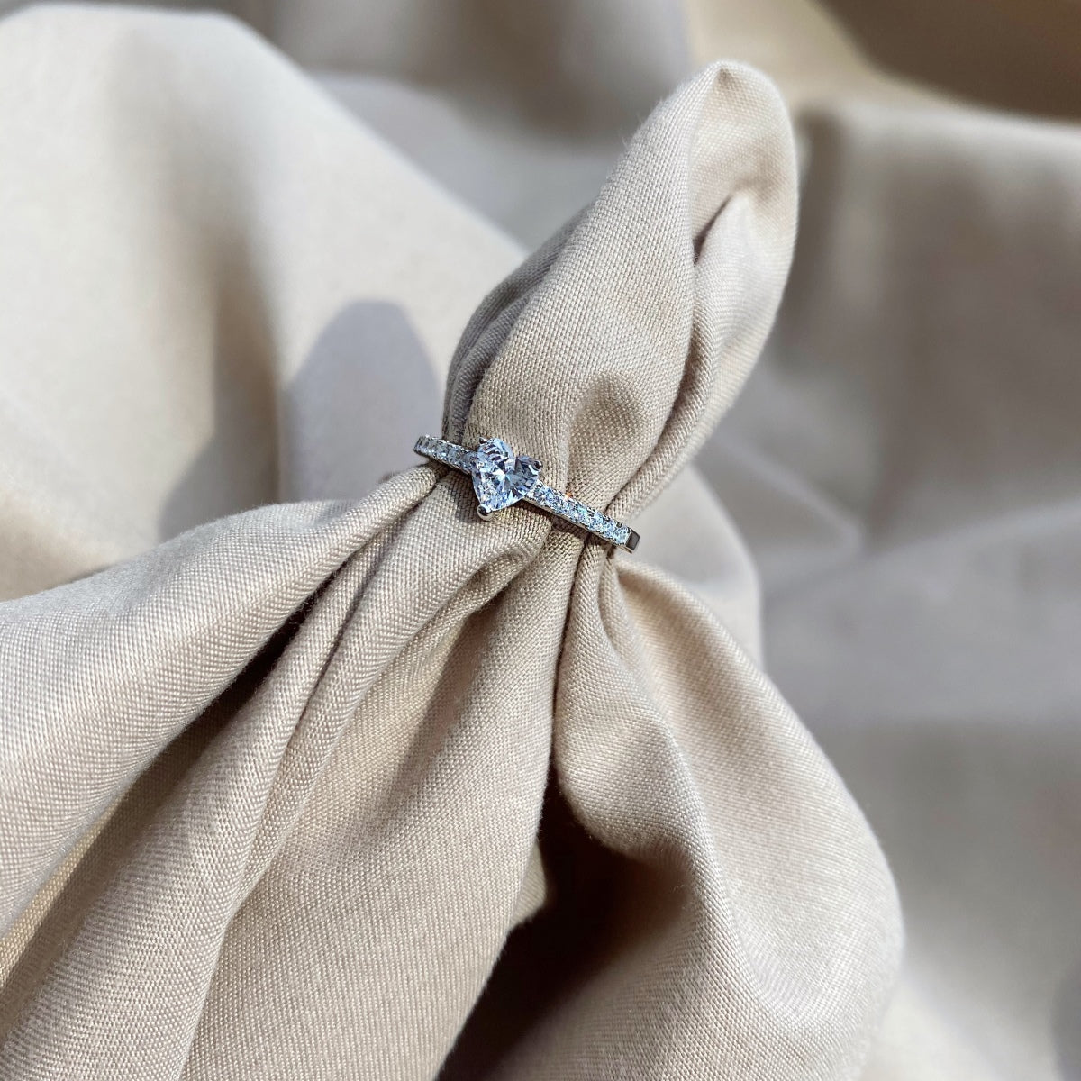 [Royal Jewellery]0.5 Carat CaratEternity Charming Heart Shape Lover Ring