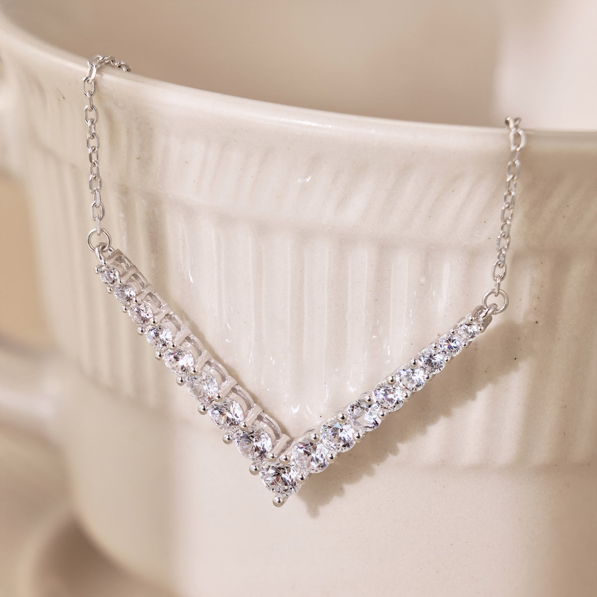 [Royal Jewellery]Ornate Round Cut Necklace