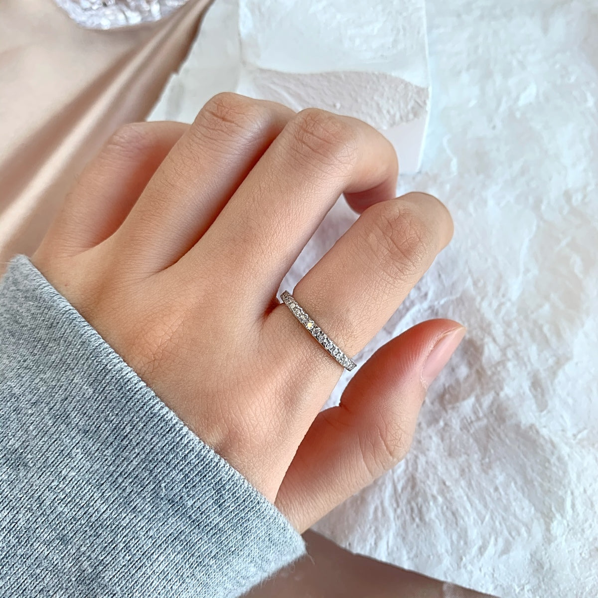 [Royal Jewellery]Delicate Sparkling Round Cut Daily Ring
