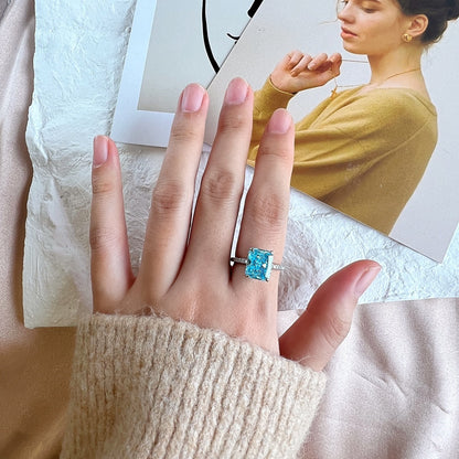[Royal Jewellery]4.0 Carat Luxurious Engagement Ring