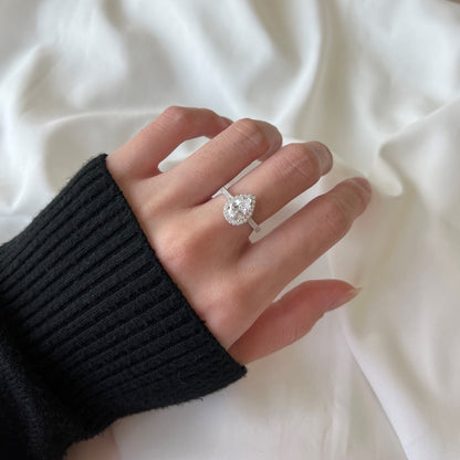 [Royal Jewellery]1.0 Carat Luxurious Resplendent Water Drop Shape Wedding Ring