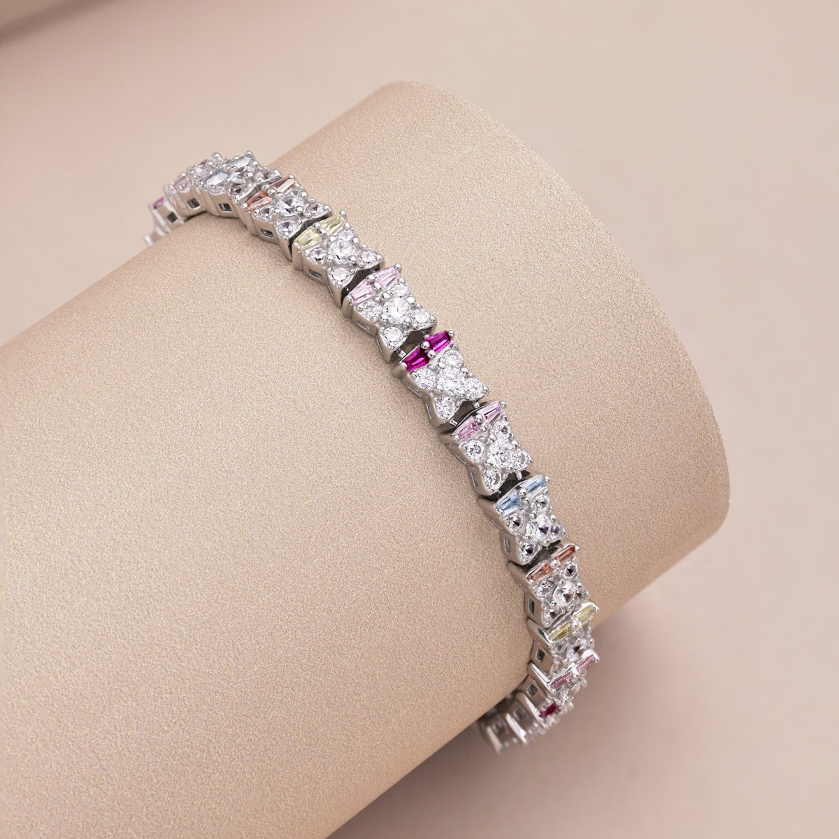 [Royal Jewellery]Unique Colorful Flower Shape Daily Bracelet