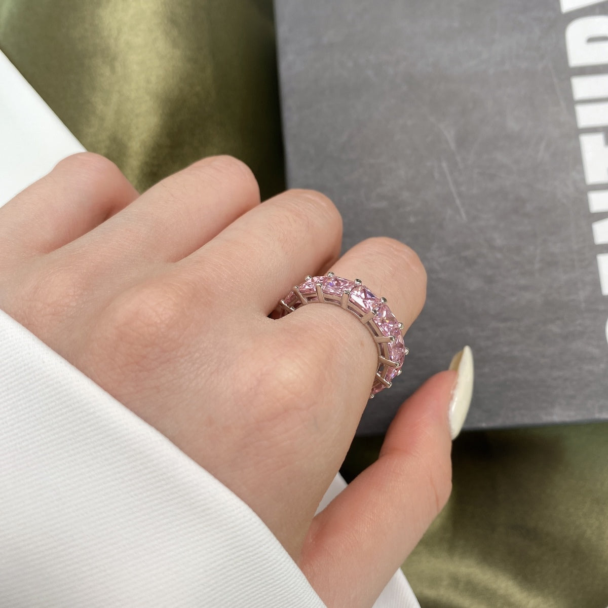 [Royal Jewellery]Elegant Princess Cut Tennis Ring