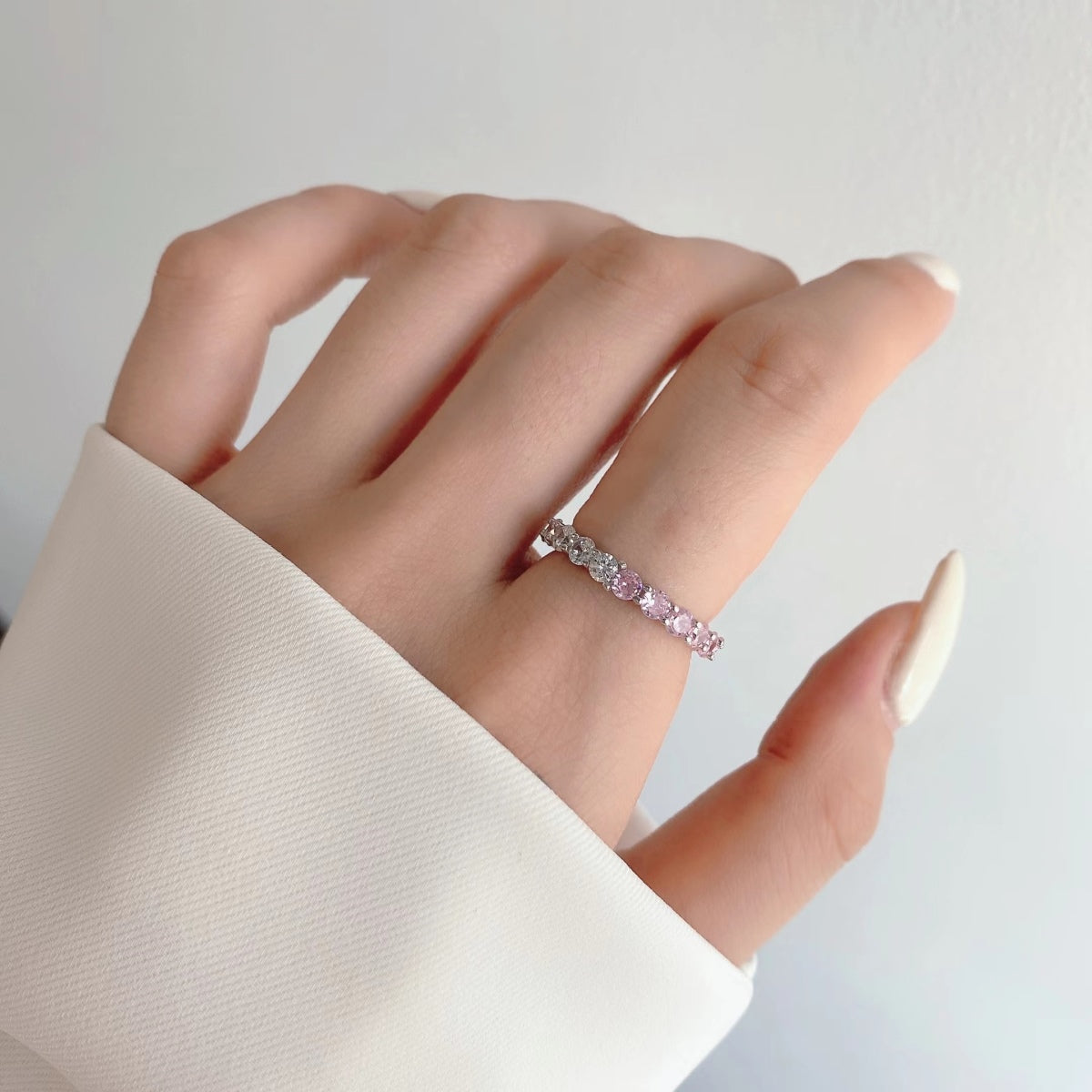 [Royal Jewellery]Sparkling Round Cut Tennis Ring