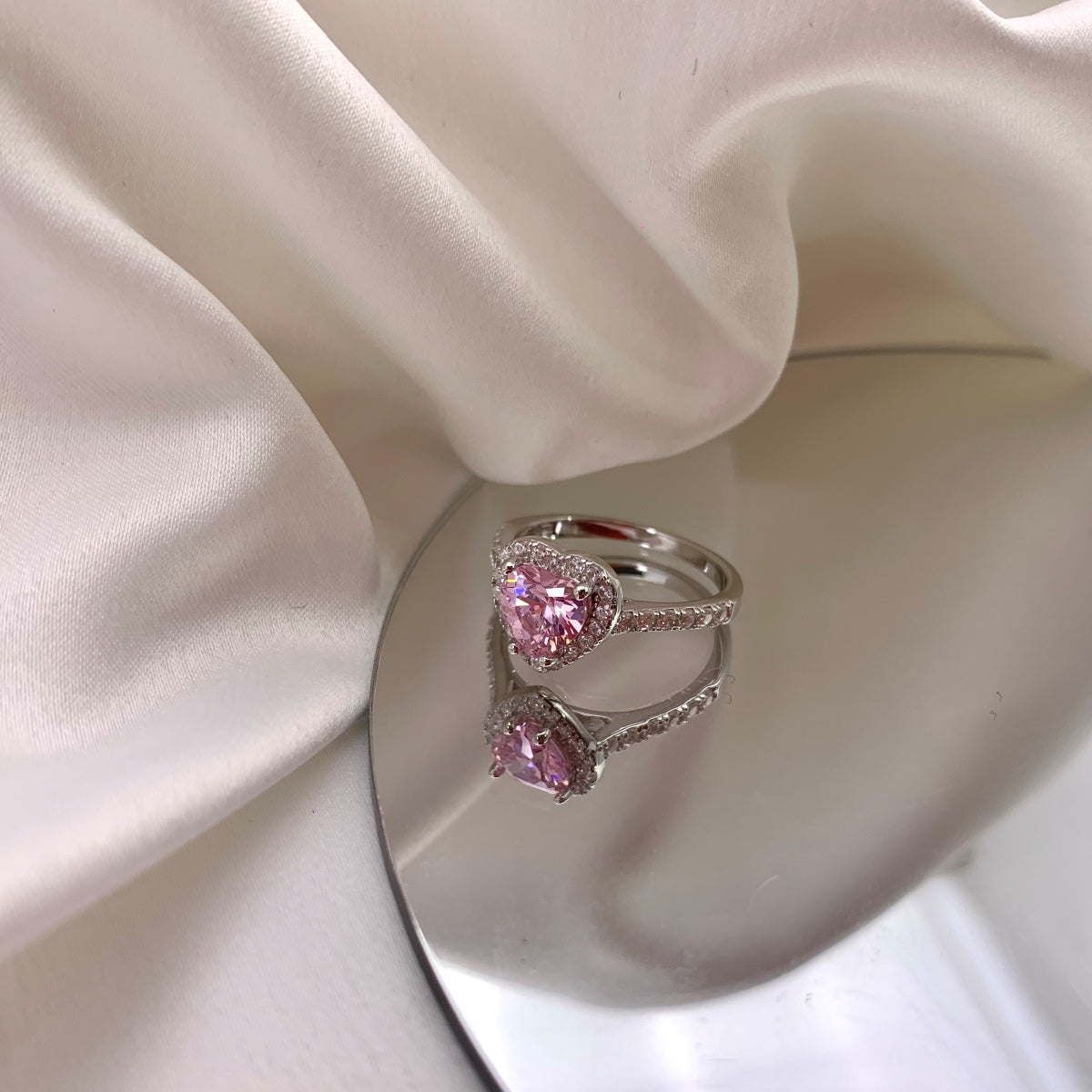 [Royal Jewellery]Eternity Splashy Romantic Heart Shape Lover Ring