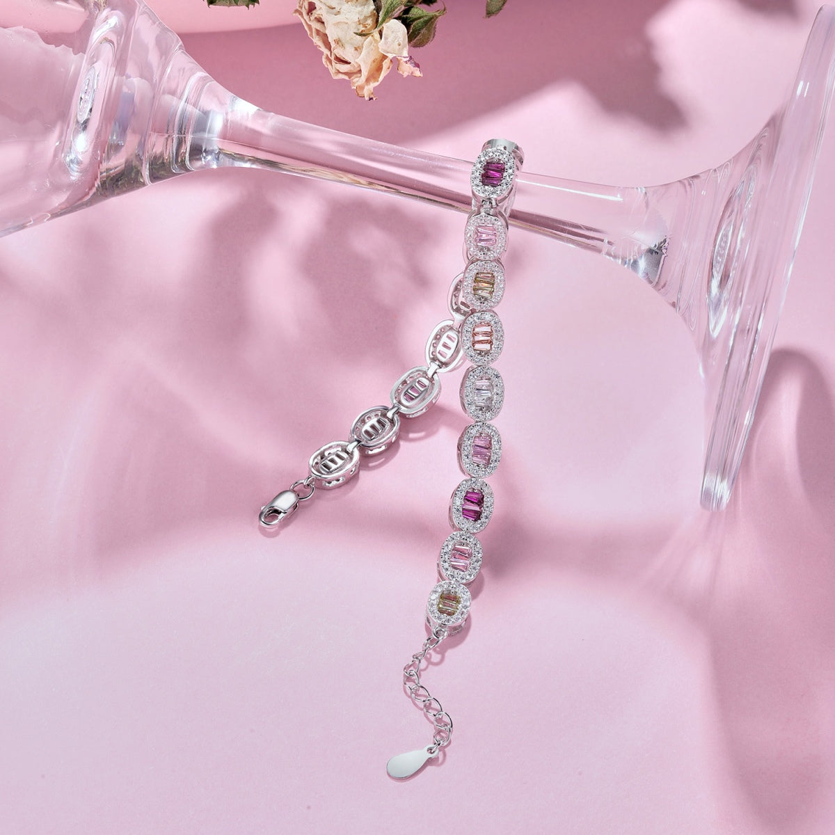 [Royal Jewellery]Exquisite Ornate Emerald Cut Daily Bracelet
