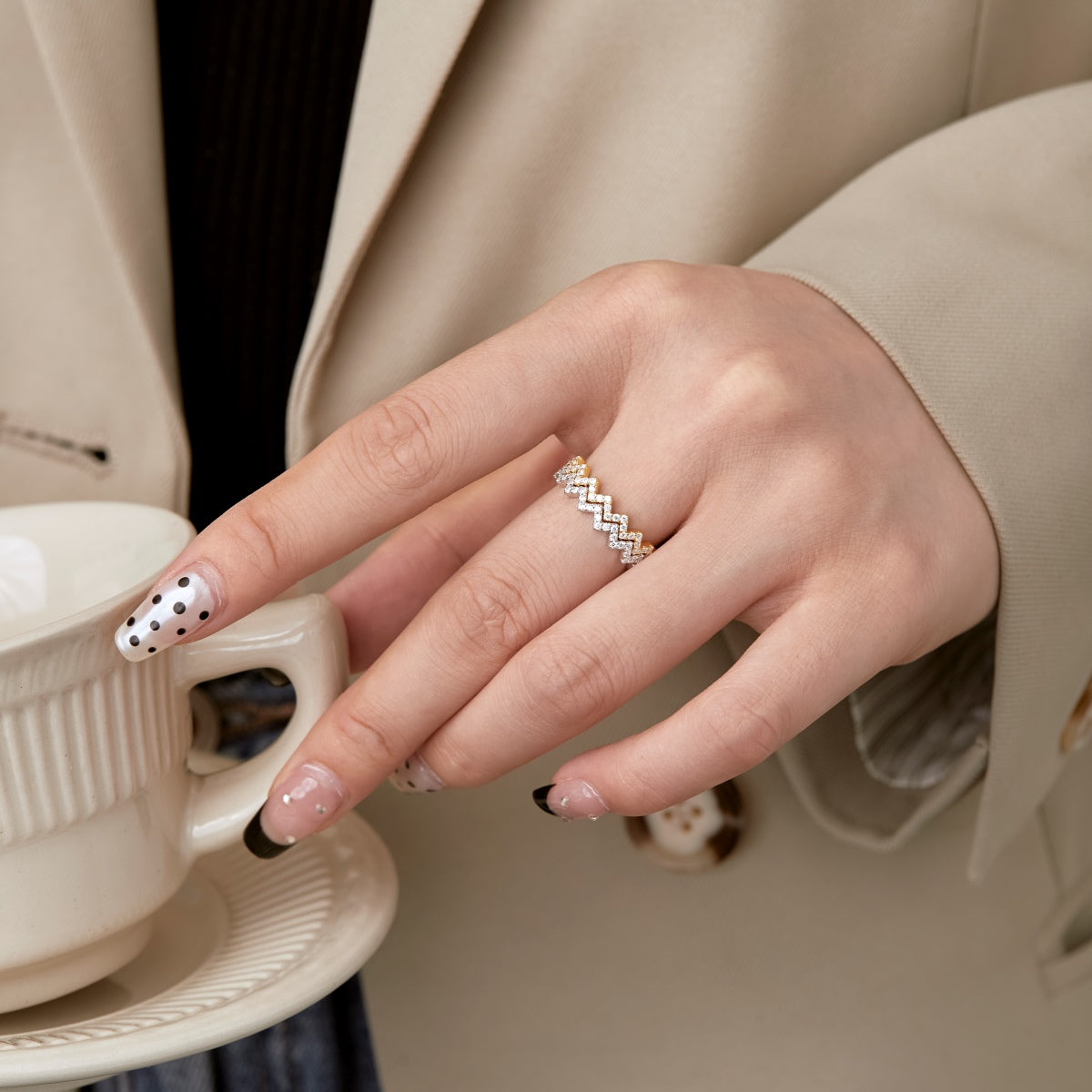 [Royal Jewellery]Delicate Enchanting Wave Shape Daily Ring