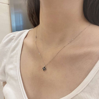 [Royal Jewellery]Delicate Flower Shape Necklace