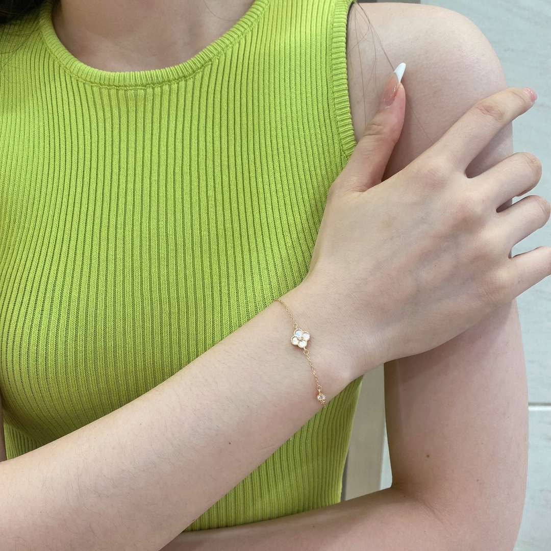 [Royal Jewellery]Delicate Four Leaf Clover Bracelet