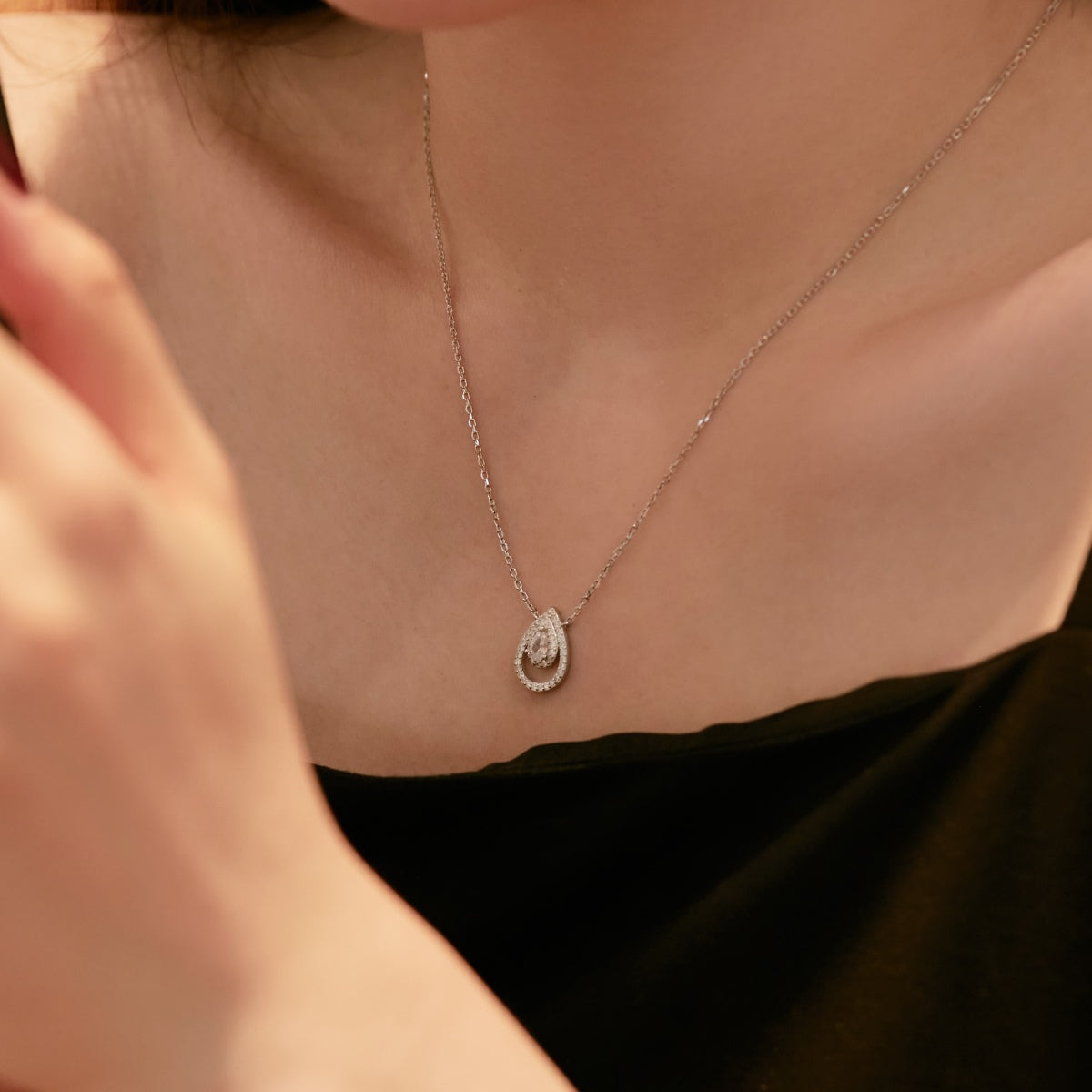 [Royal Jewellery]Sparkling Pear Cut Necklace