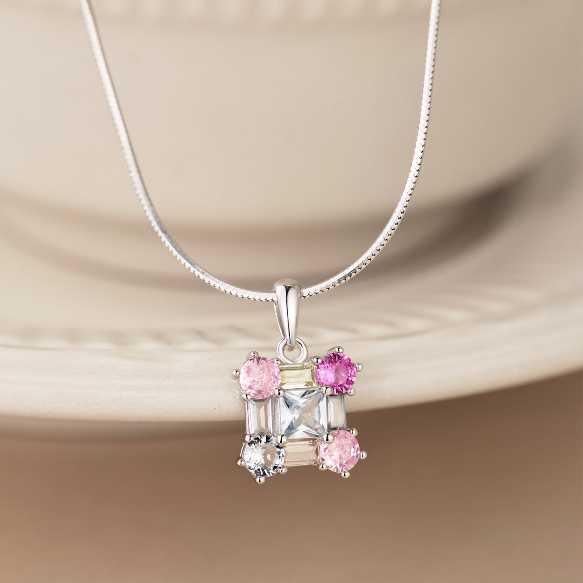 [Royal Jewellery]Gorgeous Multi Colorful Necklace