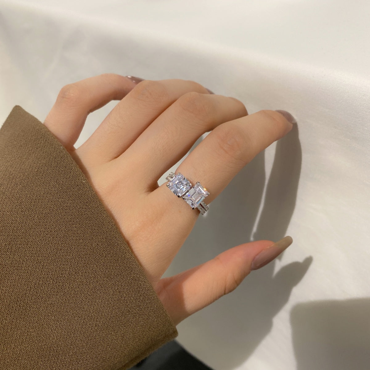 [Royal Jewellery]2.0 Carat Scintillating Ornate Radiant Cut Party Ring