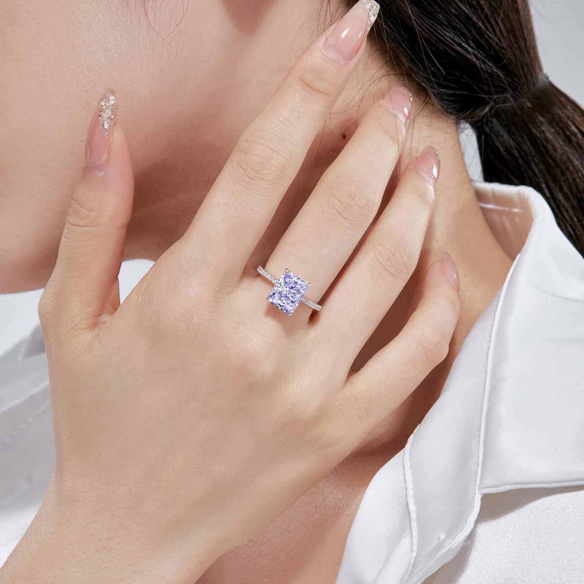[Royal Jewellery]4.0 Carat Luxurious Engagement Ring