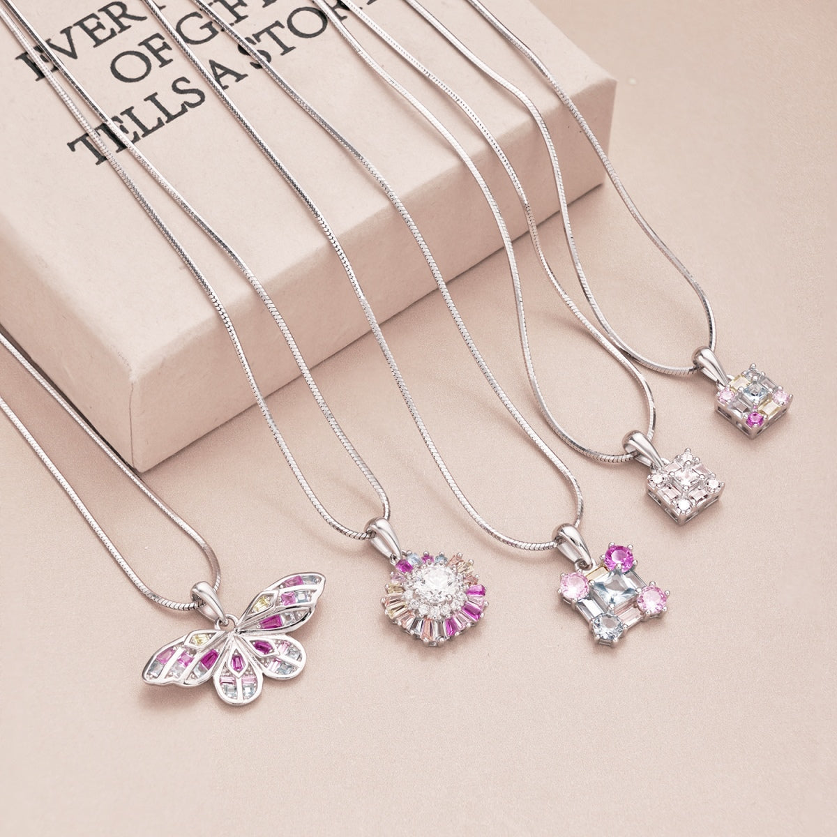 [Royal Jewellery]Charming Flower Colorful Necklace