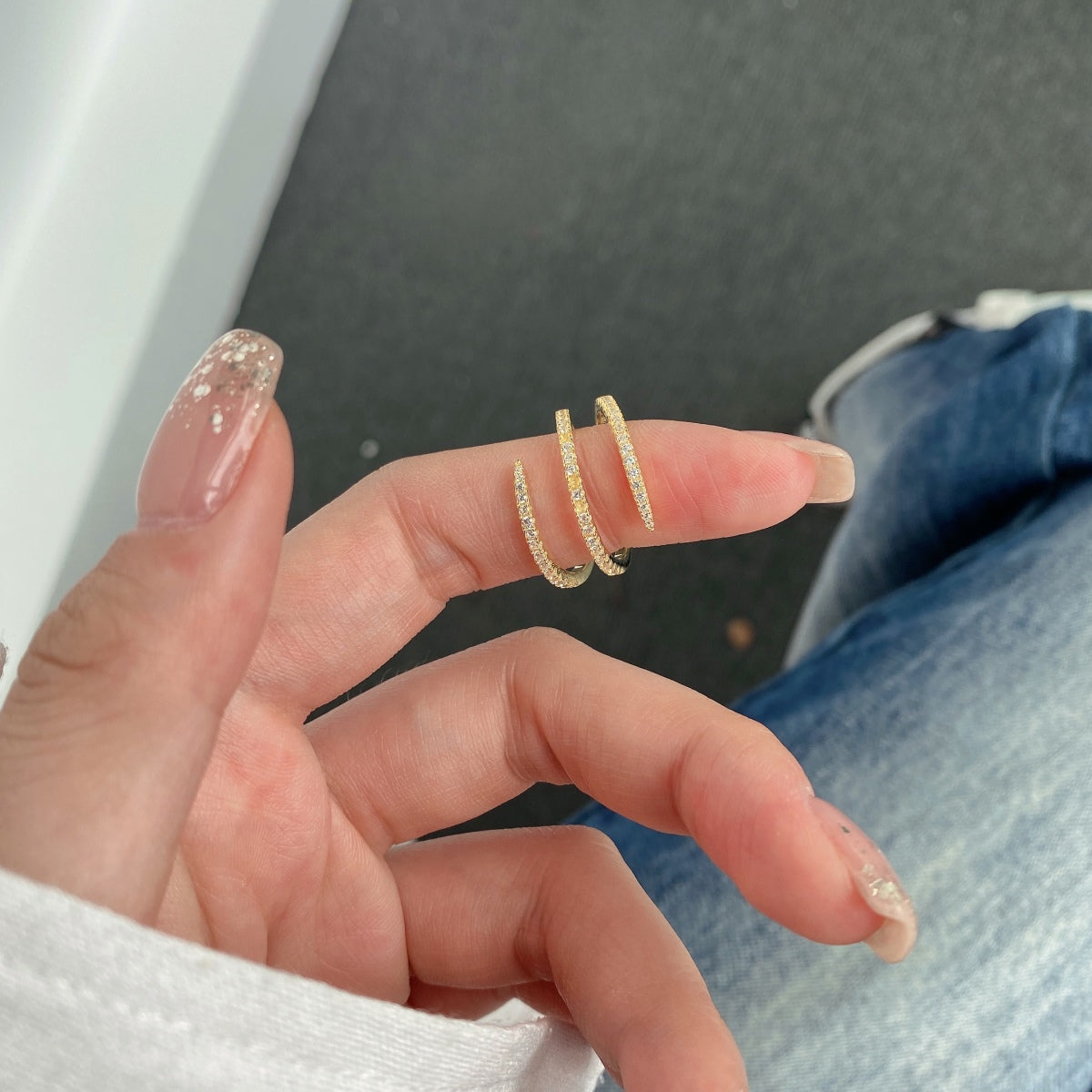 [Royal Jewellery]Unique Vibrant Entangle Daily Ring
