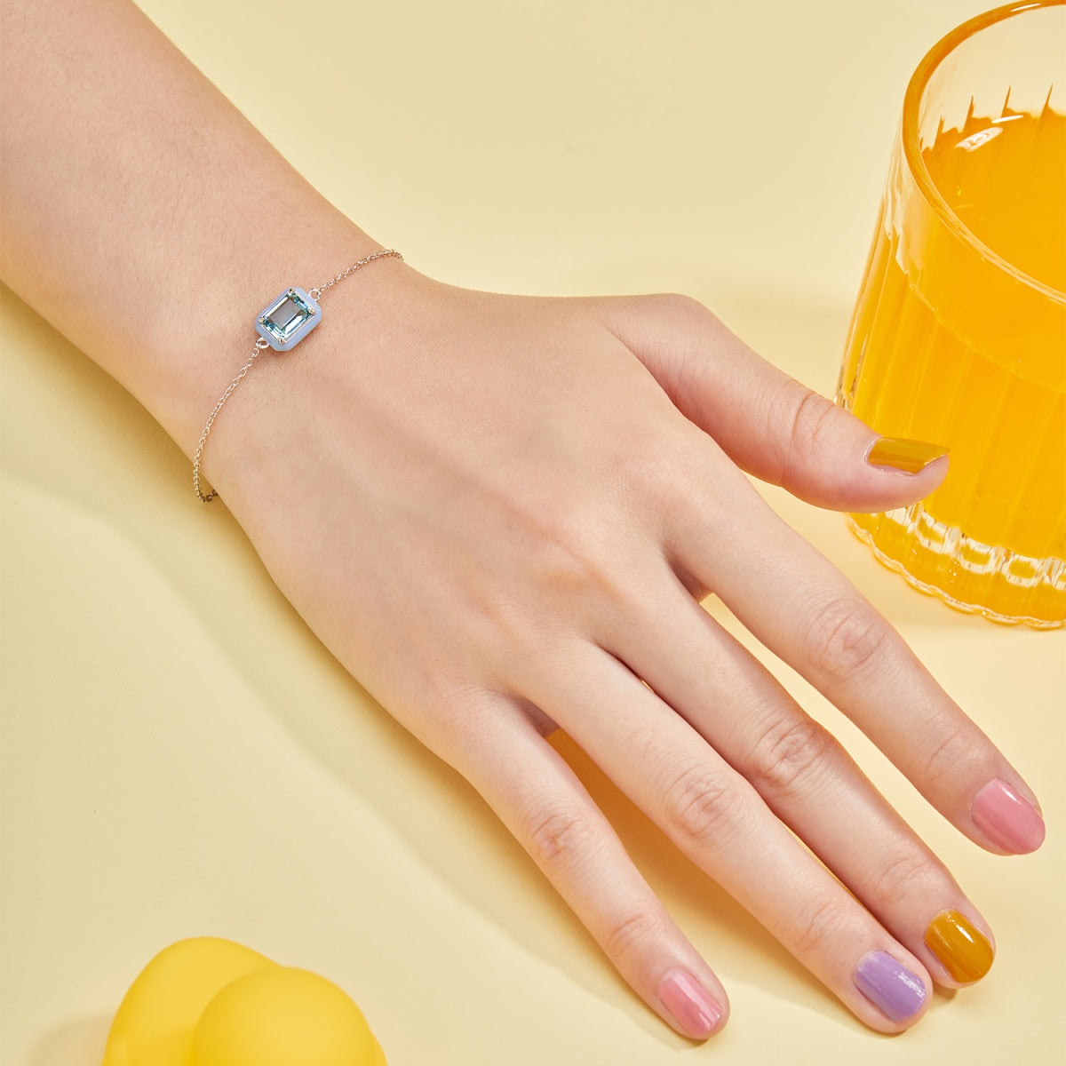 [Royal Jewellery]2.0 Carat Sparkling Colorful Emerald Cut Daily Bracelet