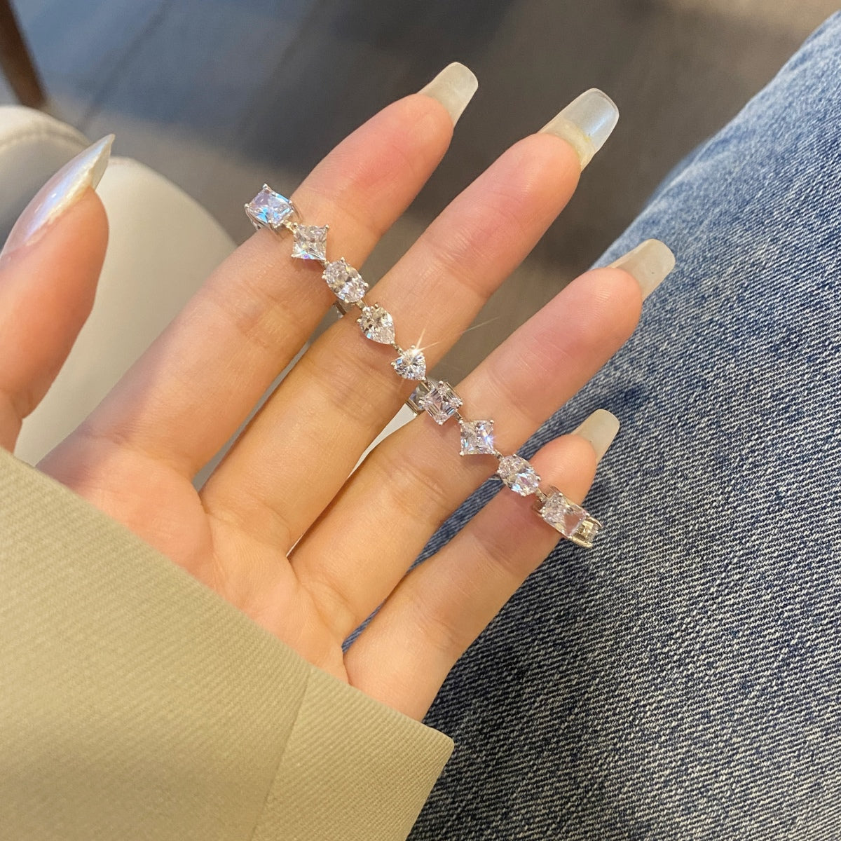 [Royal Jewellery]Unique Exquisite Multi Cut Daily Bracelet