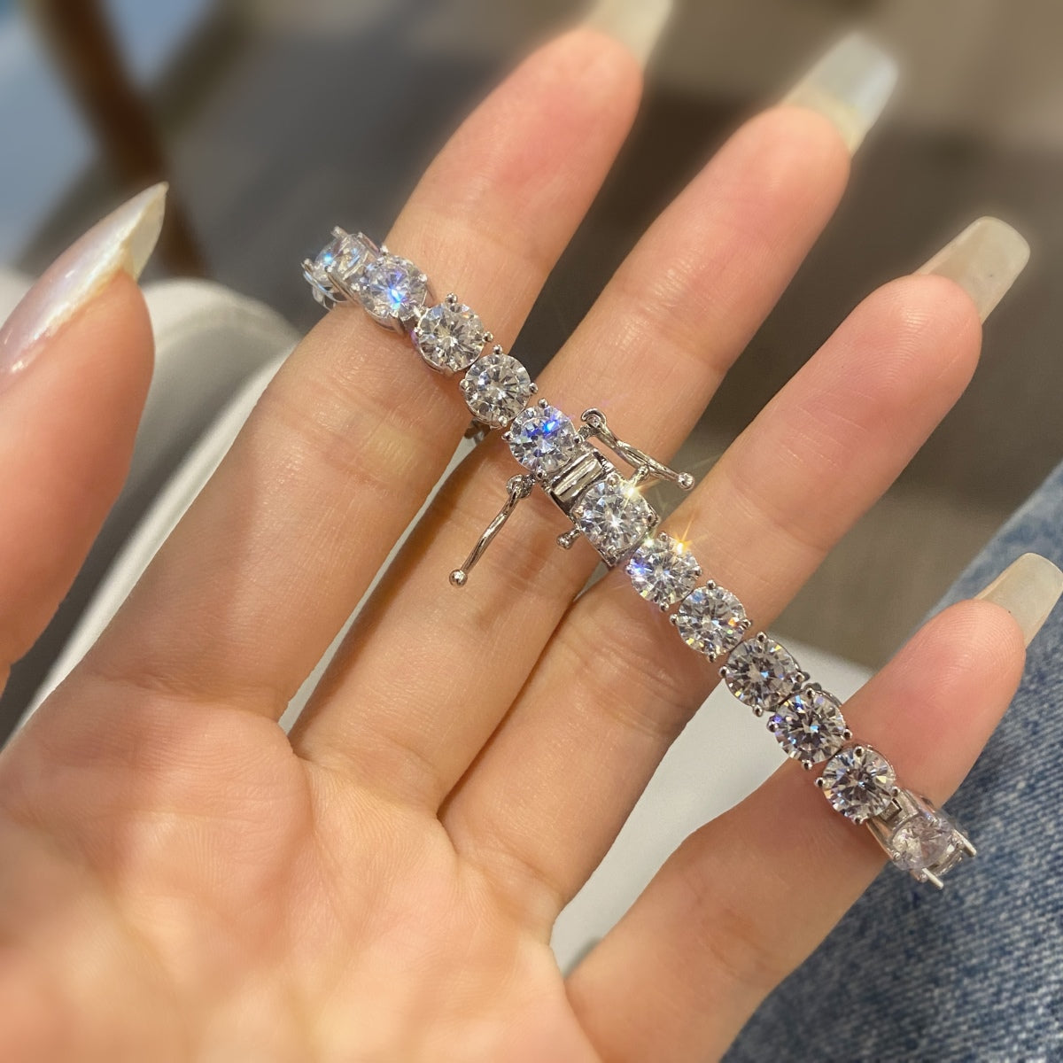 [Royal Jewellery]0.75 Carat Dazzling Round Cut Wedding Bracelet