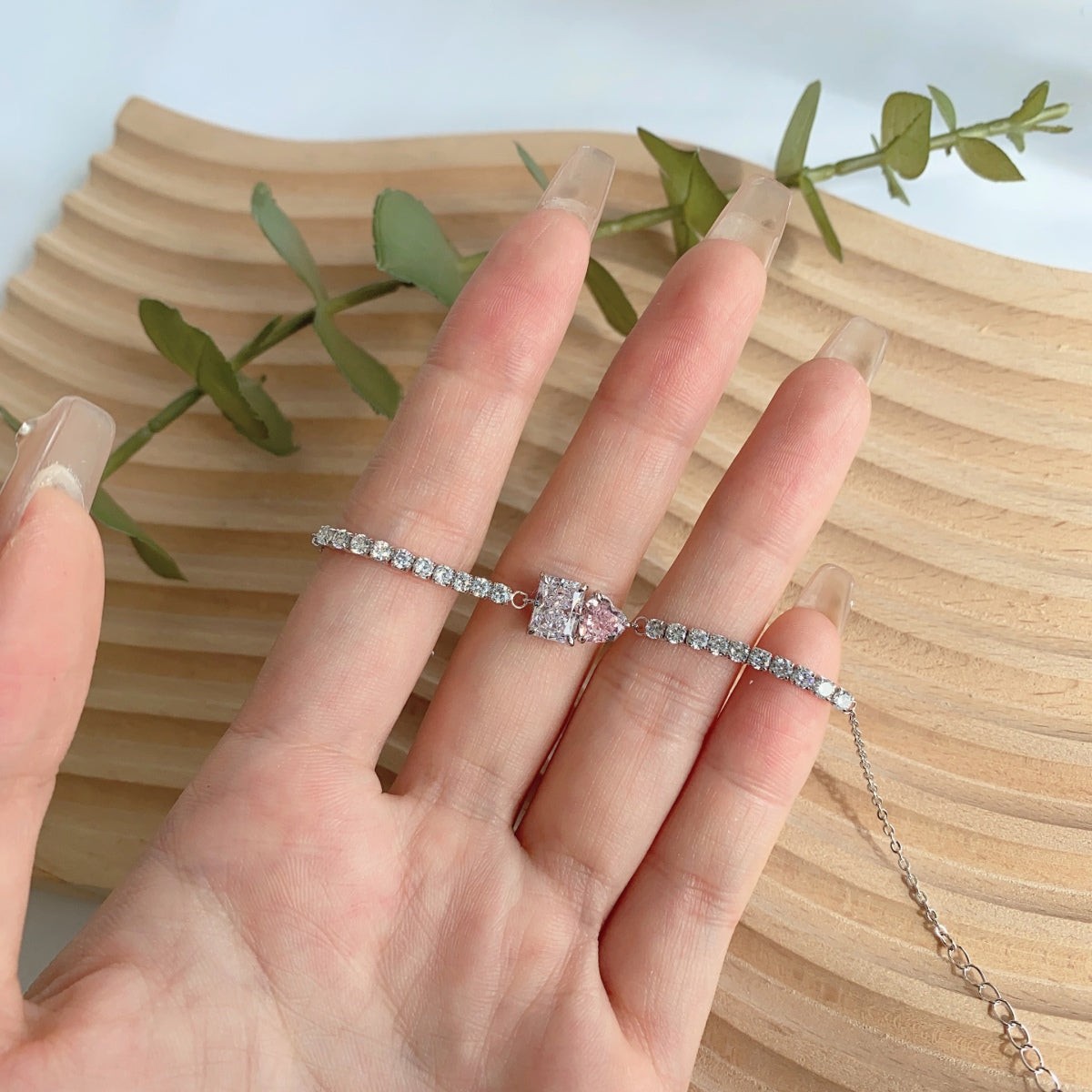 [Royal Jewellery]Dazzling Unique Multi Shape Lover Bracelet
