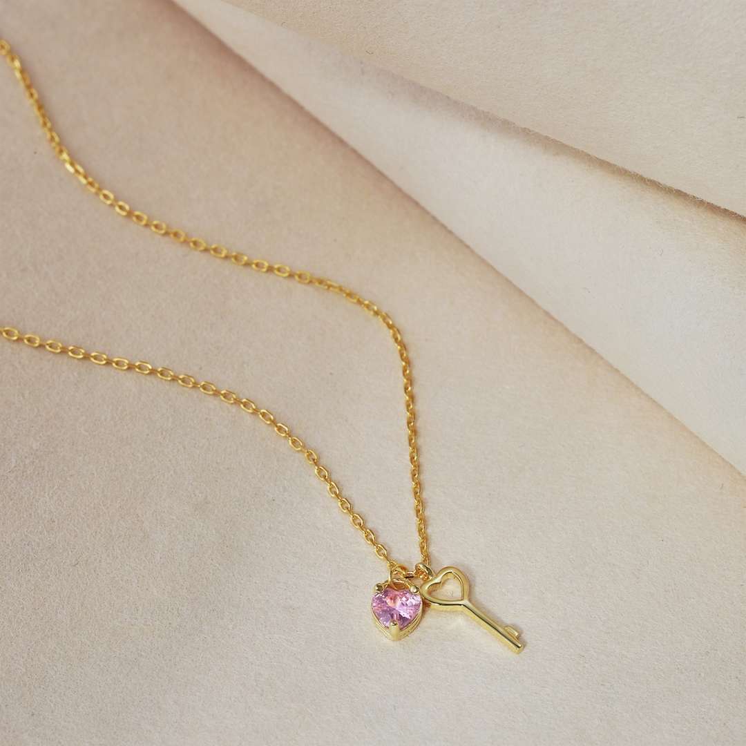 [Royal Jewellery]Unique Heart Shape Key Pendent Necklace