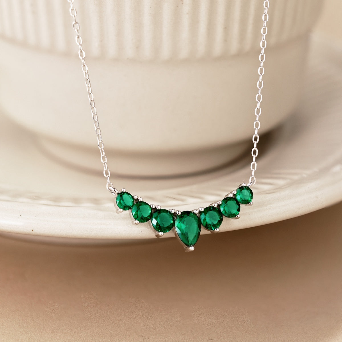 [Royal Jewellery]Dainty Colorful Heart Necklace