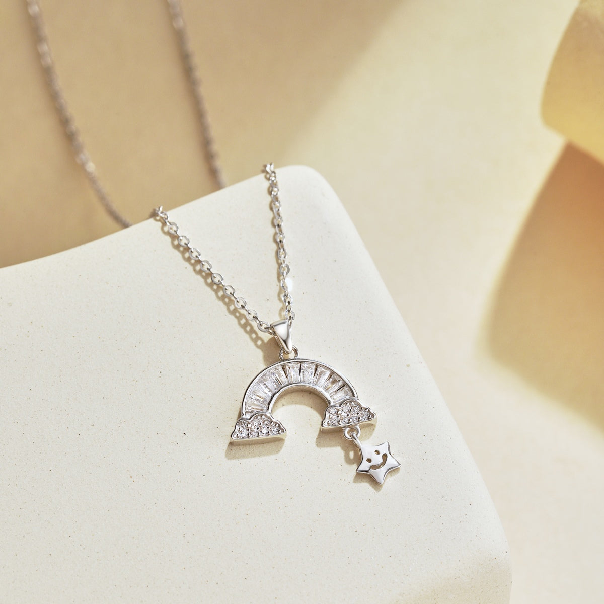 [Royal Jewellery]Unique Rainbow Star Necklace