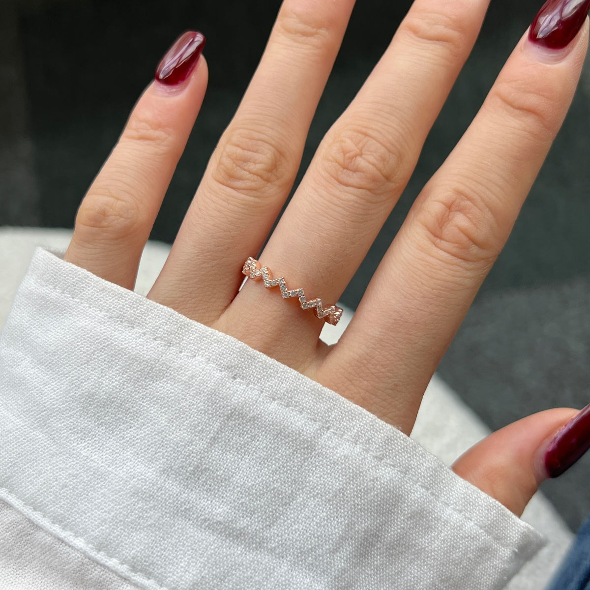 [Royal Jewellery]Delicate Enchanting Wave Shape Daily Ring