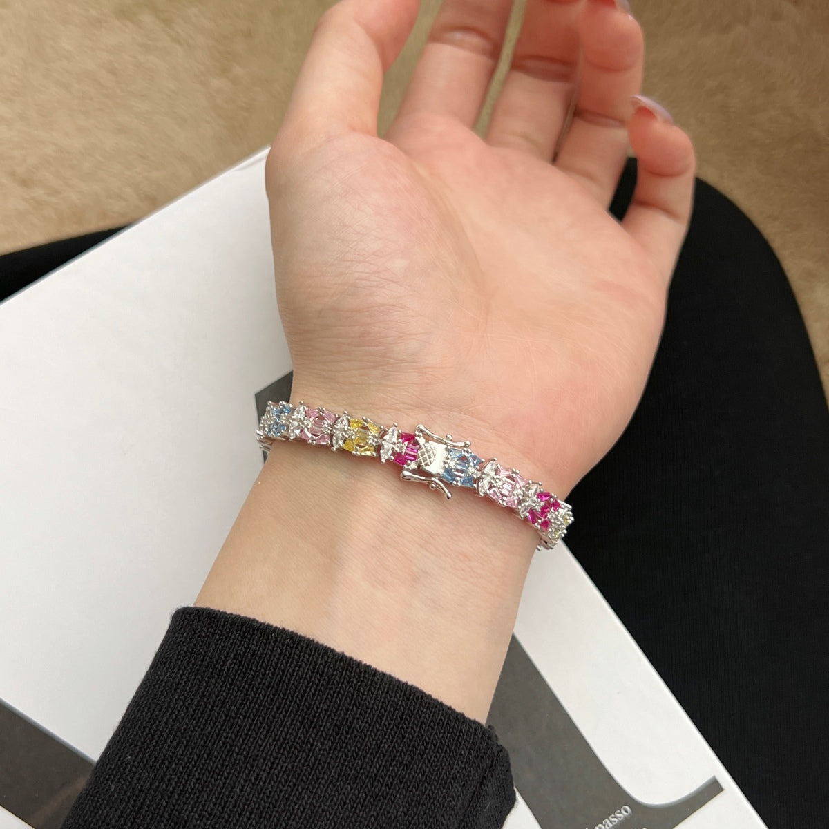 [Royal Jewellery]Delicate Colorful Multi Cut Party Bracelet