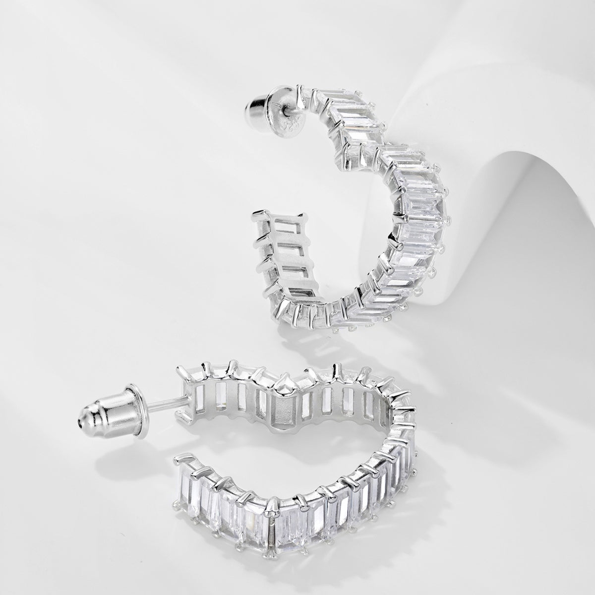 [Royal Jewellery]Radiant Heart Cutout Earrings
