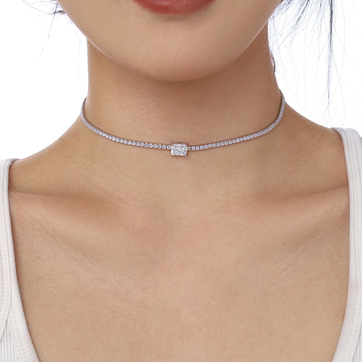 [Royal Jewellery]2.0 carat Ornate Emerald Cut Necklace