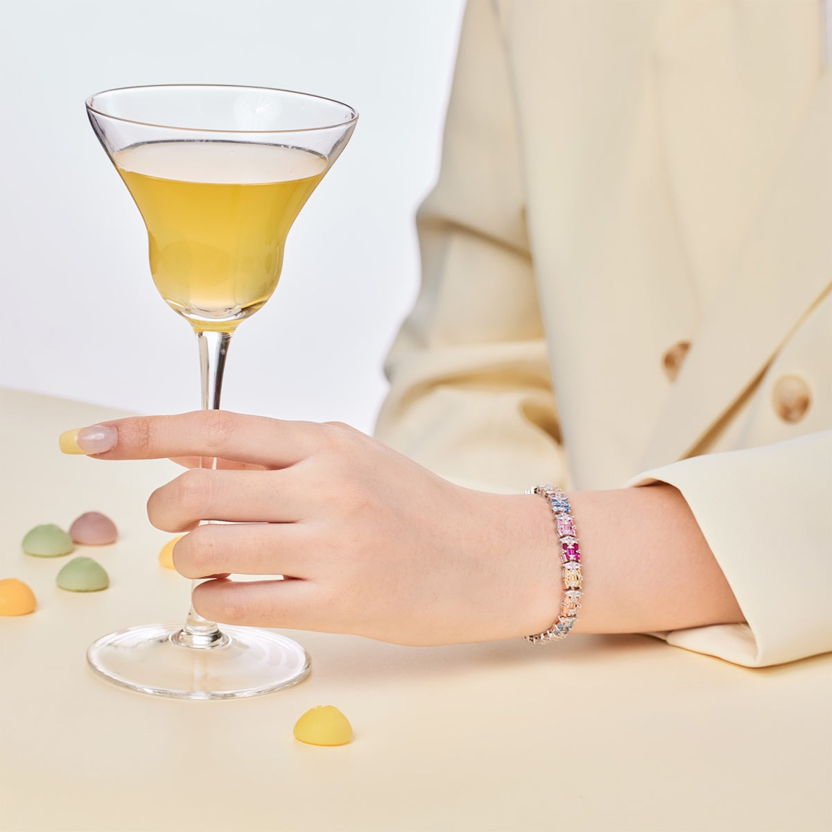 [Royal Jewellery]Delicate Colorful Multi Cut Party Bracelet