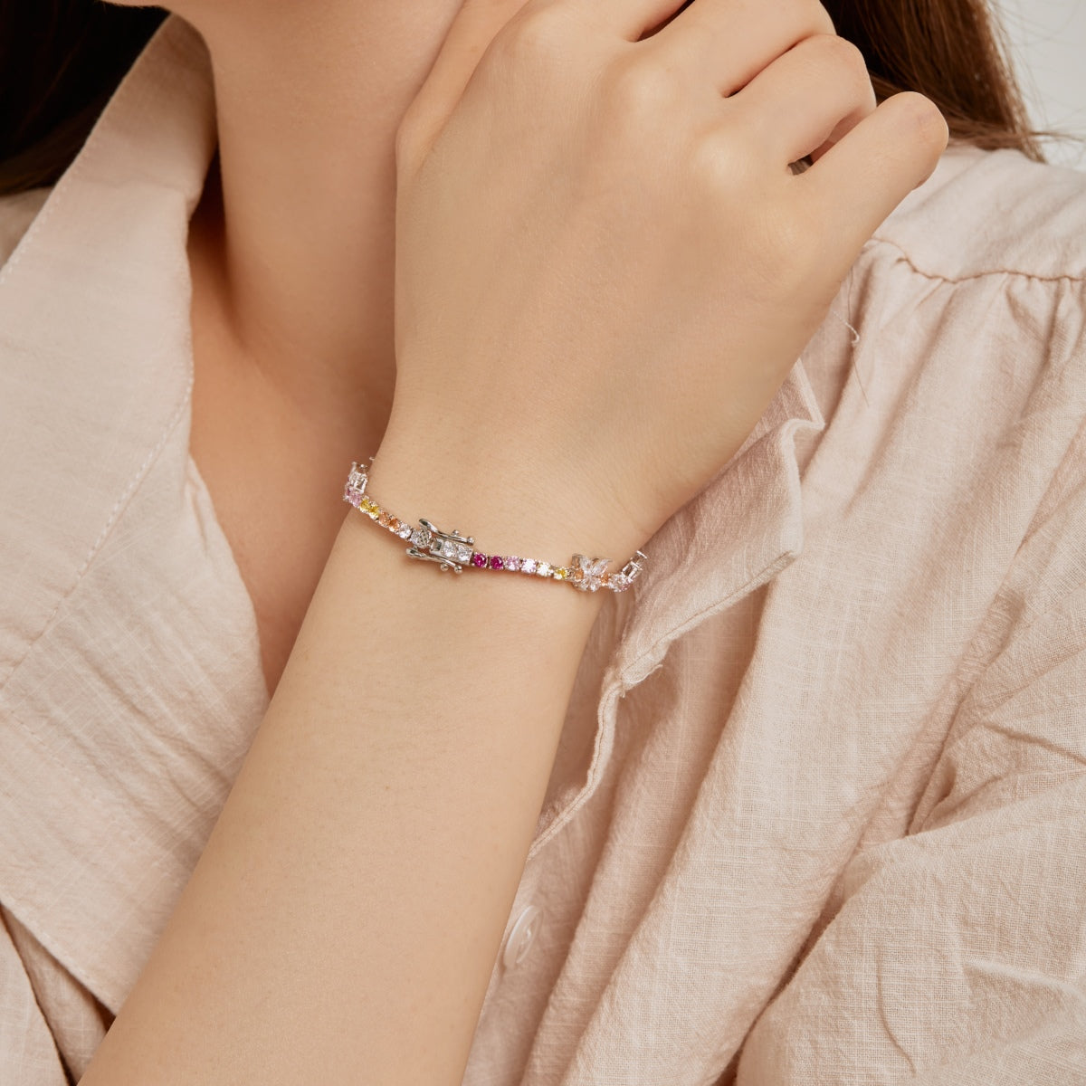 [Royal Jewellery]Ornate Colorful Butterfly Shape Round Cut Daily Bracelet
