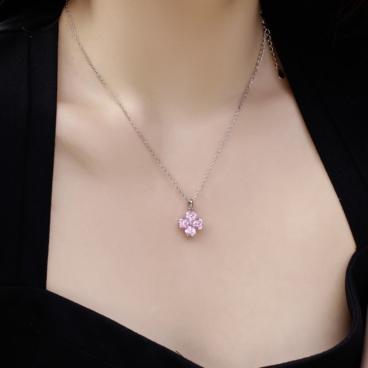 [Royal Jewellery]Heart-Shaped Four-Leaf Clover Bead Necklace