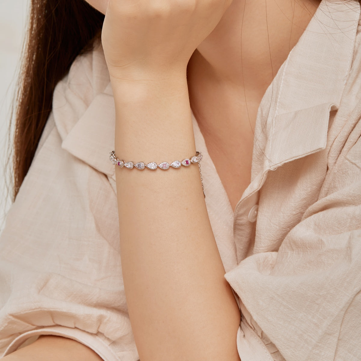 [Royal Jewellery]0.25 Carat Radiant Water Drop Shape Daily Bracelet