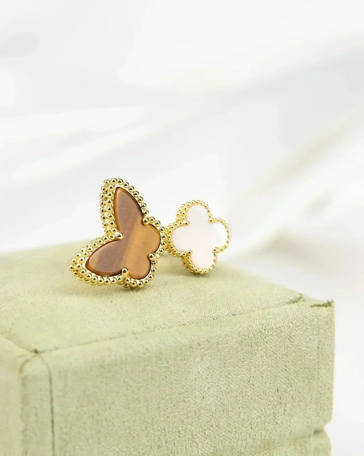 [Royal Jewellery]LUCKY BETWEEN THE FINGER RING