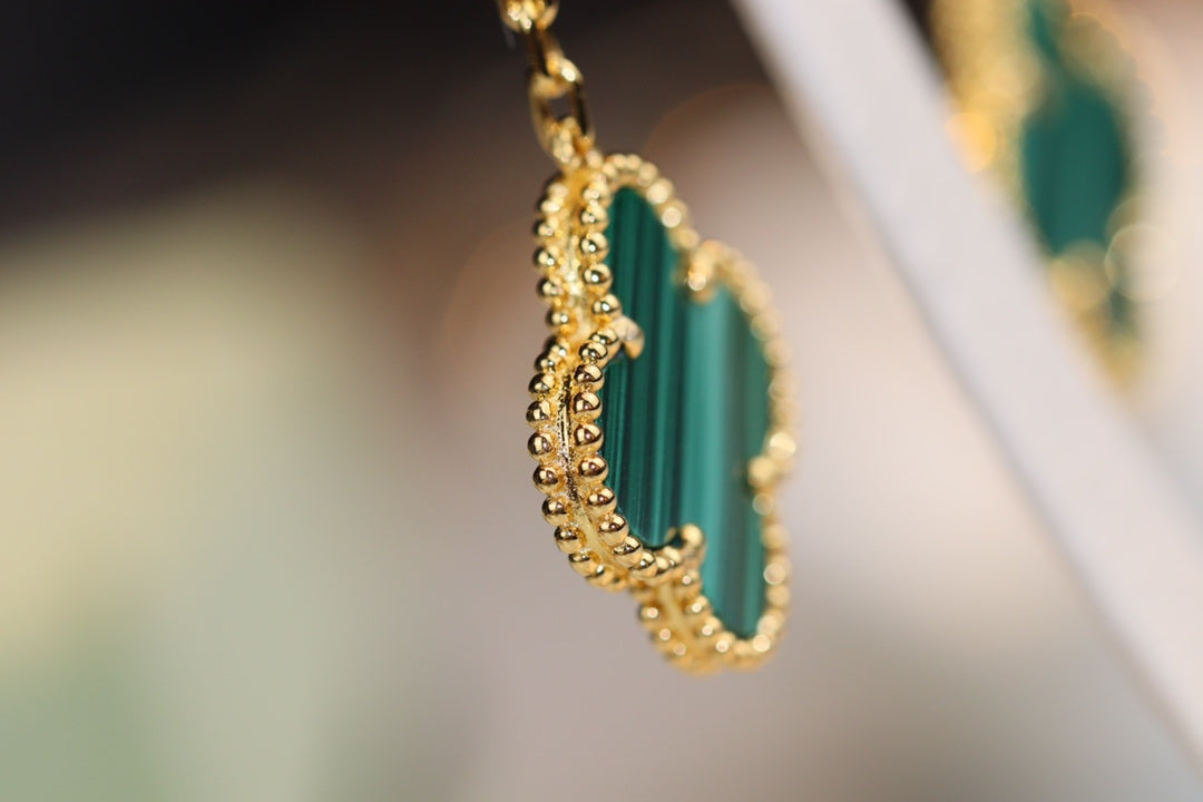 [Royal Jewellery]CLOVER EARRINGS GOLD MALACHITE DIAMOND 3 MOTIF