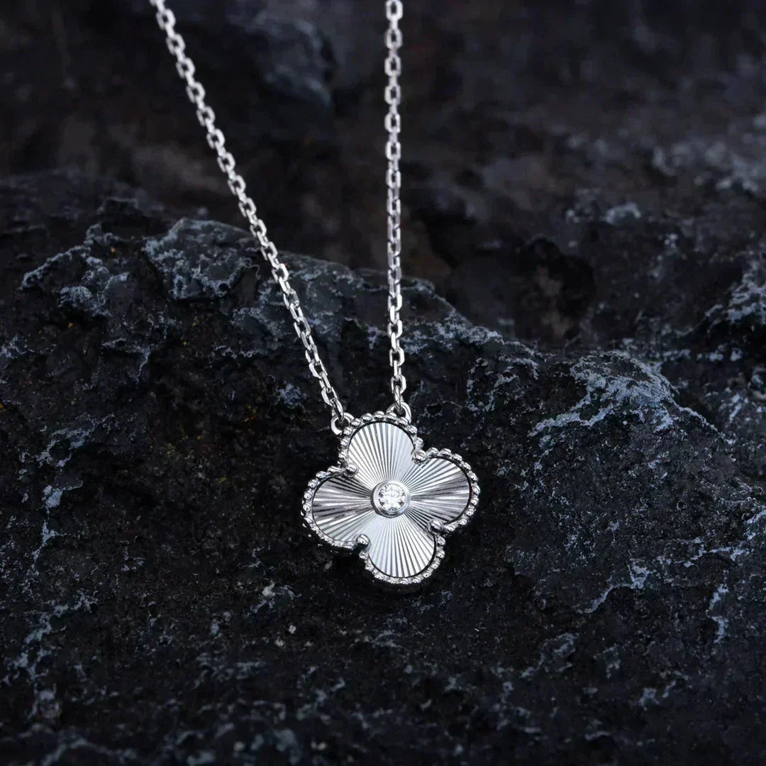 [Royal Jewellery]CLOVER  15MM DIAMOND LASER NECKLACE SILVER