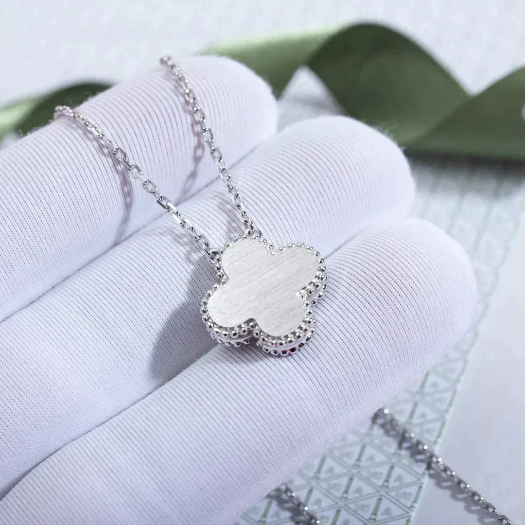 [Royal Jewellery]CLOVER  15MM DIAMOND LASER NECKLACE SILVER