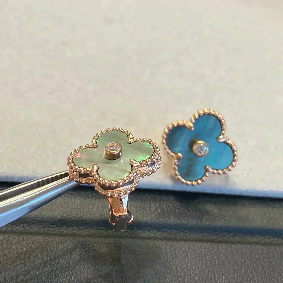 [Royal Jewellery]CLOVER MEDIUM 1 MOTIFS GRAY MOP  DIAMOND EARRINGS