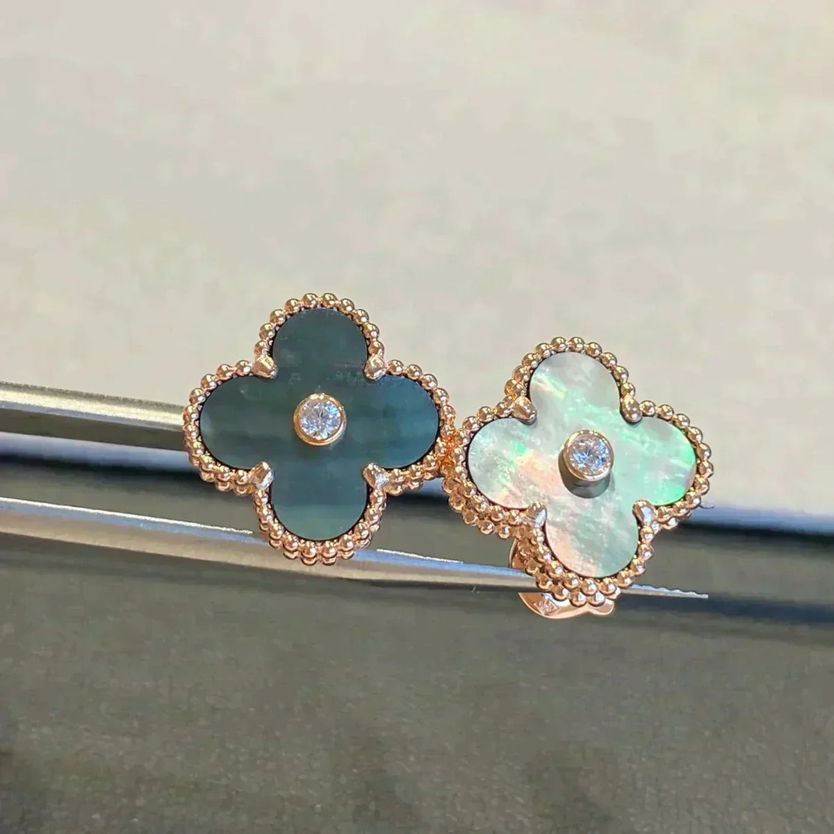 [Royal Jewellery]CLOVER MEDIUM 1 MOTIFS GRAY MOP  DIAMOND EARRINGS