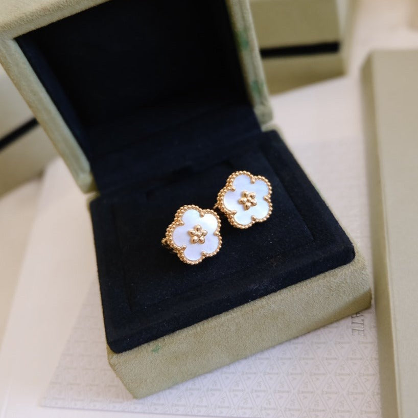 [Royal Jewellery]LUCKY PINK GOLD WHITE MOP EARRINGS