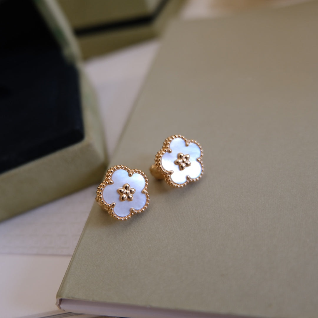 [Royal Jewellery]LUCKY PINK GOLD WHITE MOP EARRINGS